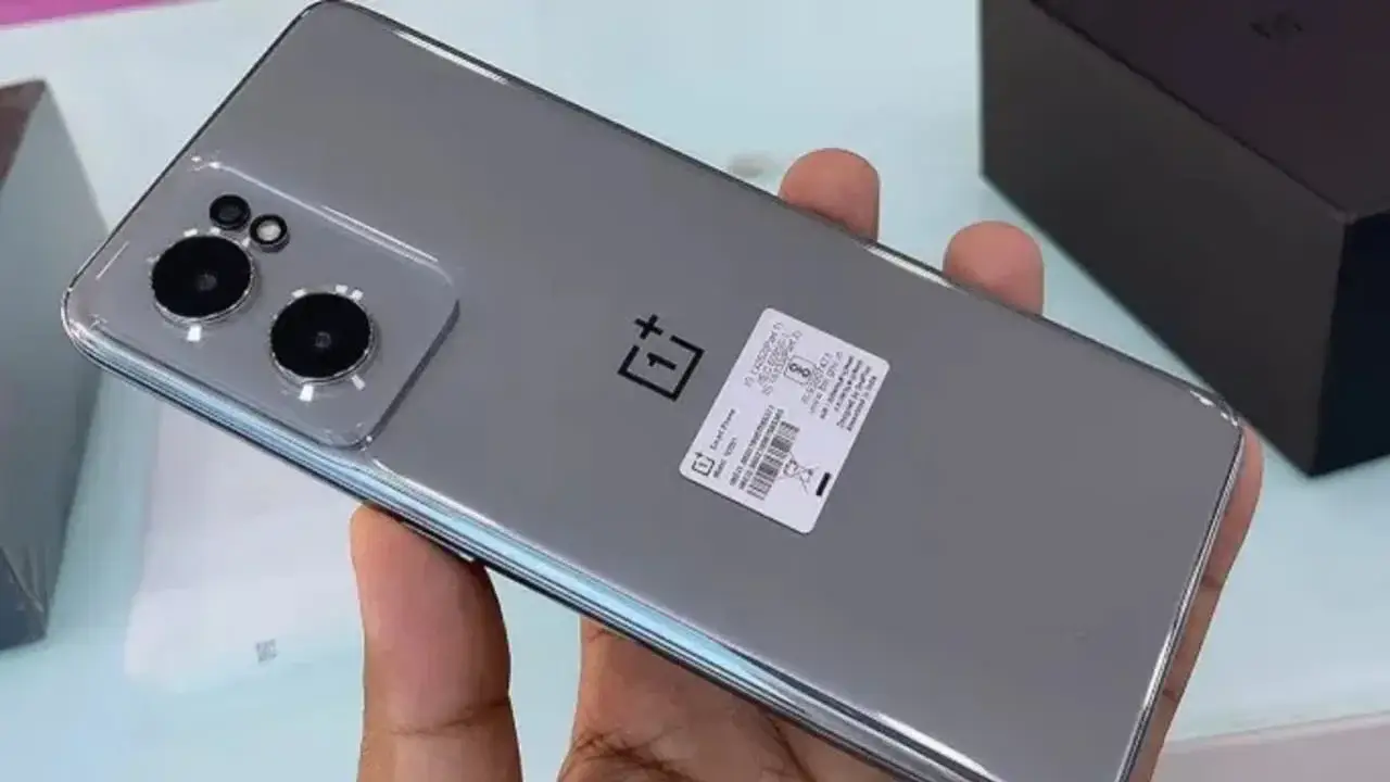OnePlus Nord 2T 5G